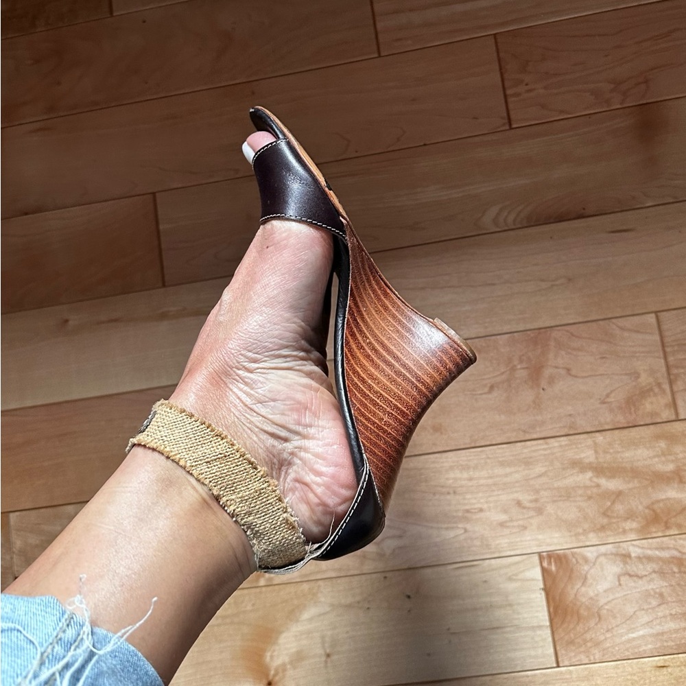 A. BOTTEGA sandals- made in Italy size 35 fit like a 6